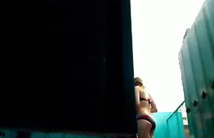Giovane donne nude gratis on line ragazza vuole rimuovere l'asciugamano benda off e vedere come lei cazzo con ragazzo