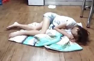 Teen brutale e ruvida gola e ragazze nude in cam figa frustate