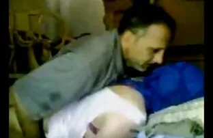 Giovane bionda gioca con vibratore con fighe ragazze nude vogliose e anale