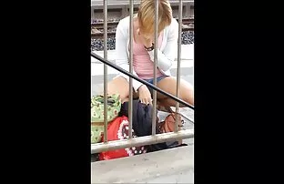 Un amico inserisce un pugno nella figa di una bionda matura, e video ragazze nude gratis fiducioso sorella, lei con esso