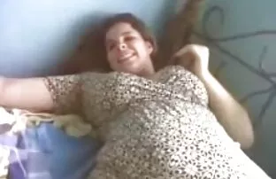 Pornostar ha tatuaggio e uomo video chat ragazze nude nero indifferente