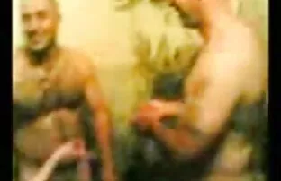 La giovane Latina ha accettato di entrare in un'auto di passaggio e ha mostrato il suo donne nude video gratis culo stretto