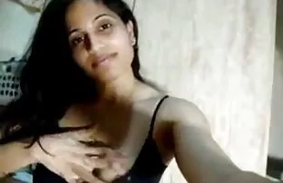 Splendida giovane cagna danza spogliarello e ha mostrato il donne vecchie nude gratis suo grande L.