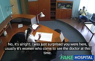 Una mature donne nude matura, casalinga, attiva sedeva la figa su un vibratore